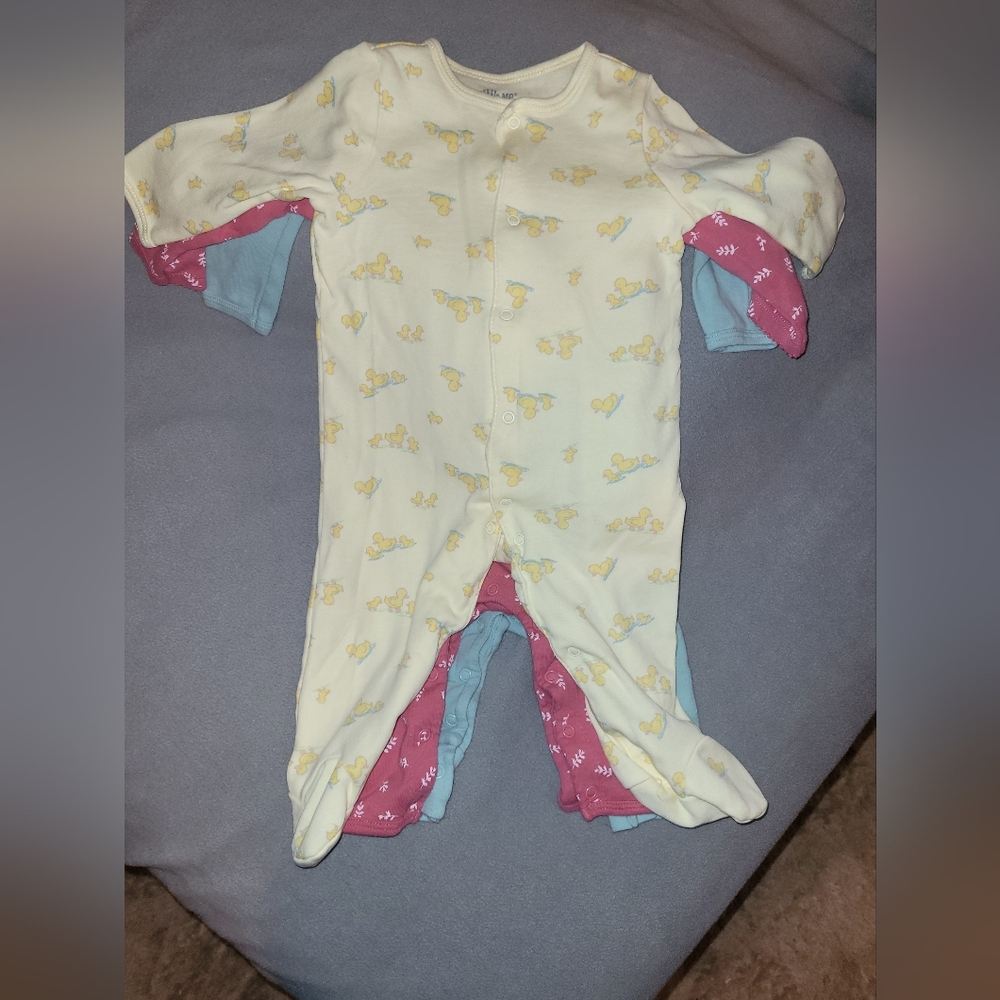 Set Of 4 - Little Girl Jammies 6 Months - Picture 5 of 10